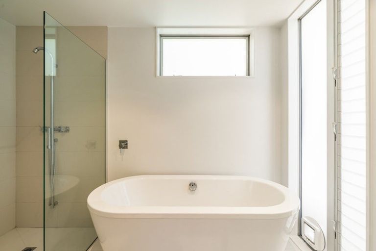 Photo of property in 505 Muritai Road, Eastbourne, Lower Hutt, 5013