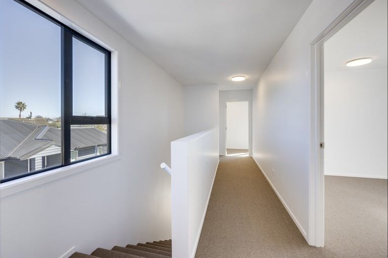 Photo of property in 1204a Norfolk Crescent, Mayfair, Hastings, 4122