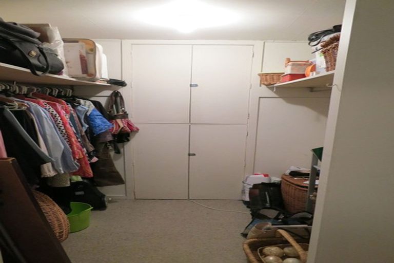 Photo of property in 42 Moana Road, Kelburn, Wellington, 6012