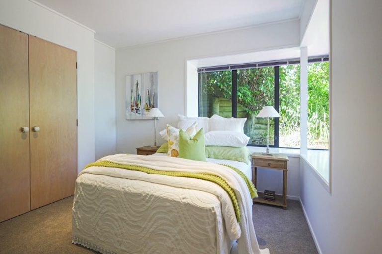 Photo of property in 1/33 Argo Drive, Half Moon Bay, Auckland, 2012