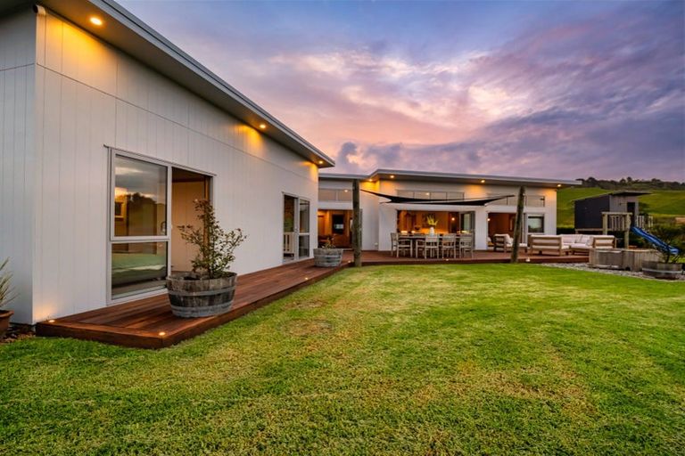 Photo of property in 33 Hakao Road, Minden, Tauranga, 3171