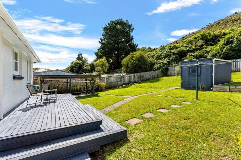 Photo of property in 198 Waddington Drive, Naenae, Lower Hutt, 5011