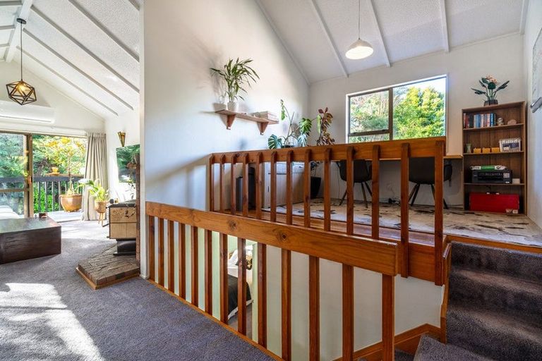 Photo of property in 2/33 Sapphire Place, Bayview, Auckland, 0629