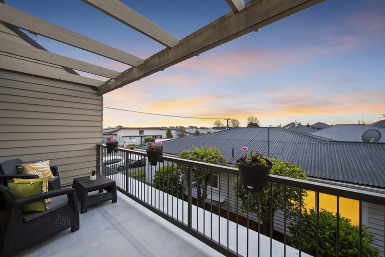 Photo of property in 2/82 Packe Street, Edgeware, Christchurch, 8013