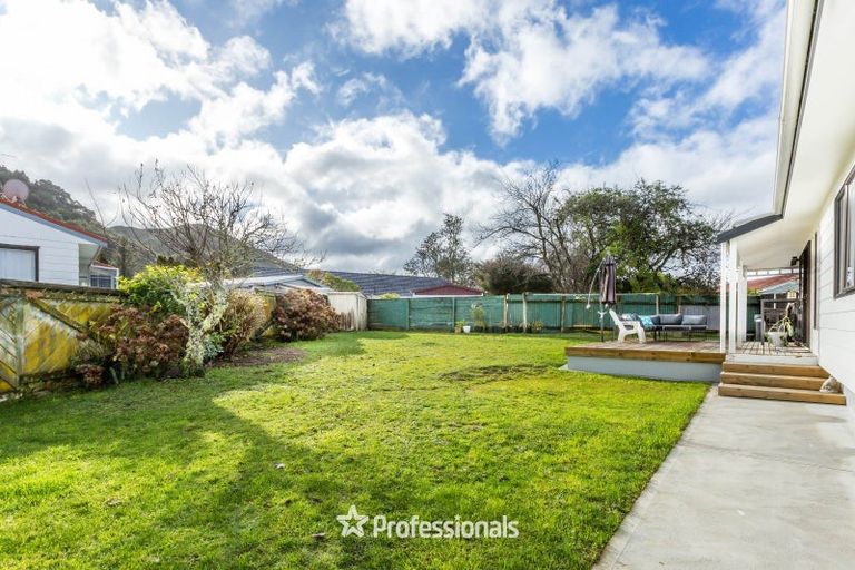 Photo of property in 5 Tulsa Grove, Totara Park, Upper Hutt, 5018