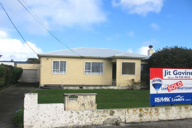 Photo of property in 69 Whites Line East, Waiwhetu, Lower Hutt, 5010