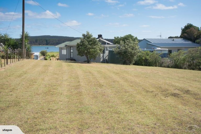 Photo of property in 64 Maunsell Road, Port Waikato, Tuakau, 2695