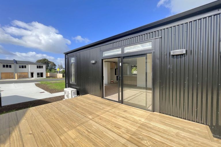 Photo of property in 38 Mcleod Road, Weymouth, Auckland, 2103