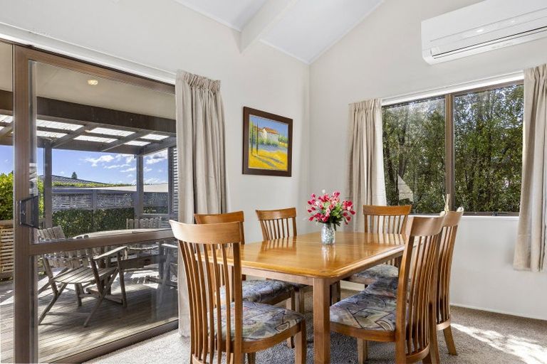 Photo of property in 5 Kempton Place, Richmond Heights, Taupo, 3330