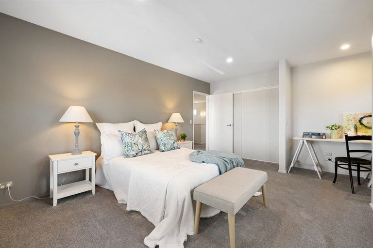 Photo of property in 165 Blighs Road, Strowan, Christchurch, 8052