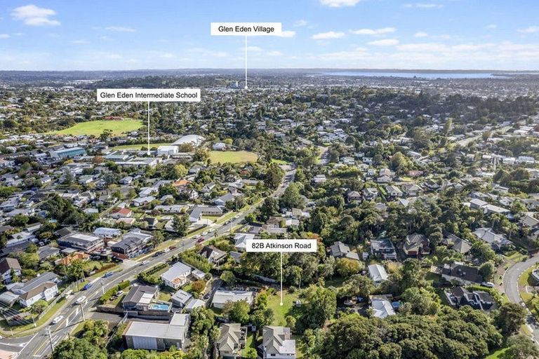 Photo of property in 82b Atkinson Road, Titirangi, Auckland, 0604