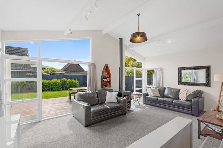 Photo of property in 24 Highfield Place, Avonhead, Christchurch, 8042