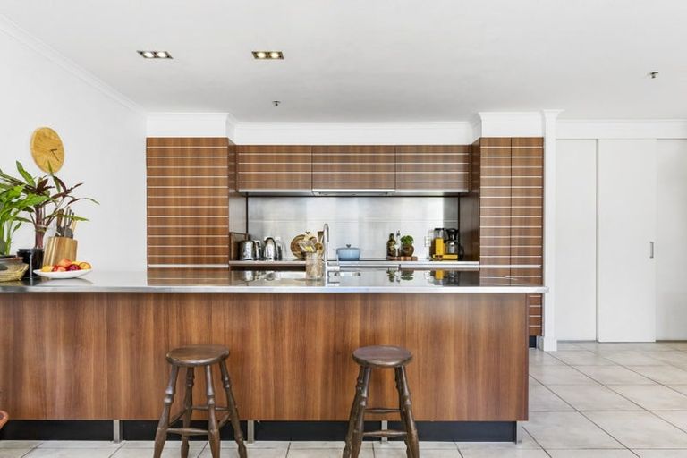 Photo of property in Augusta Apartments, 9/254 Willis Street, Te Aro, Wellington, 6011