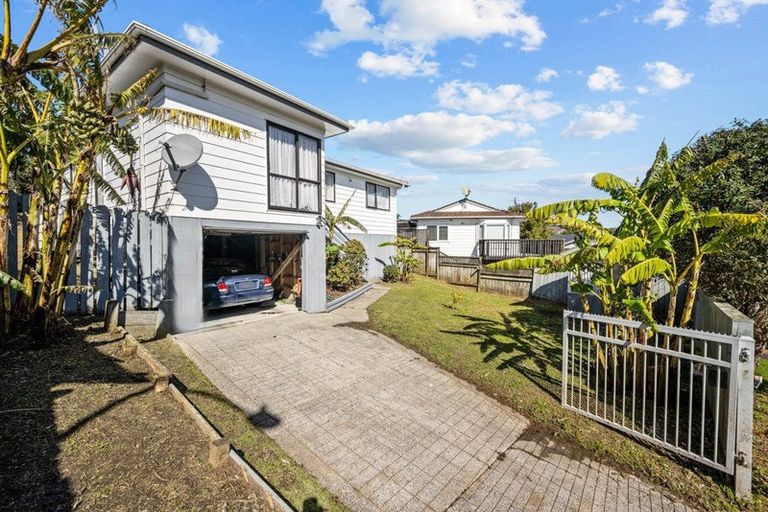 Photo of property in 68 Sunvue Road, Glen Eden, Auckland, 0602
