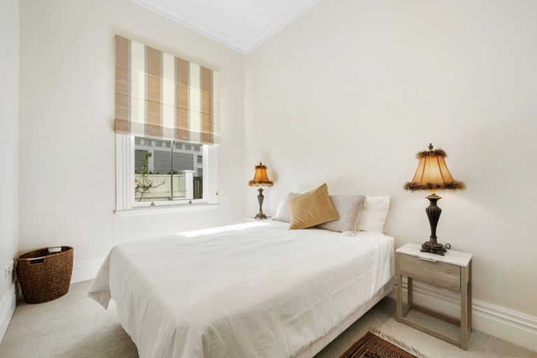 Photo of property in 18 Central Terrace, Kelburn, Wellington, 6012