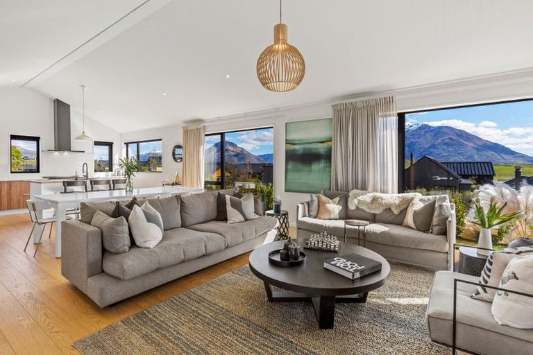 Photo of property in 2 Wanderer Lane, Jacks Point, Queenstown, 9371