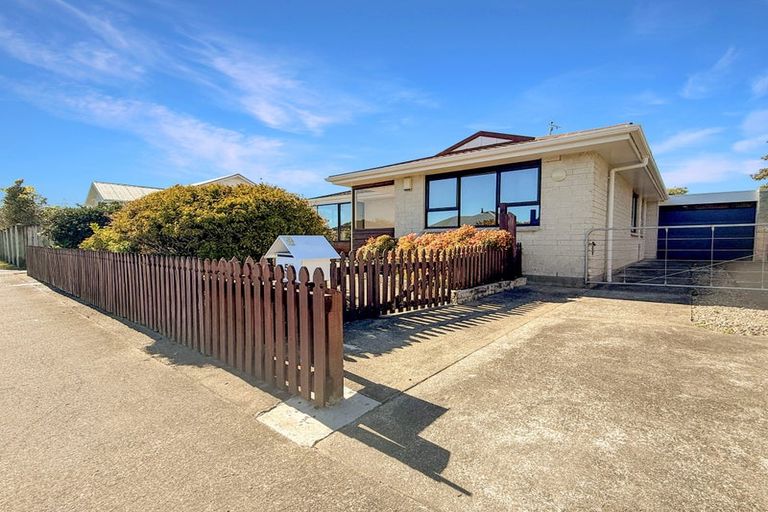 Photo of property in 50 Winchester Street, Levin, 5510