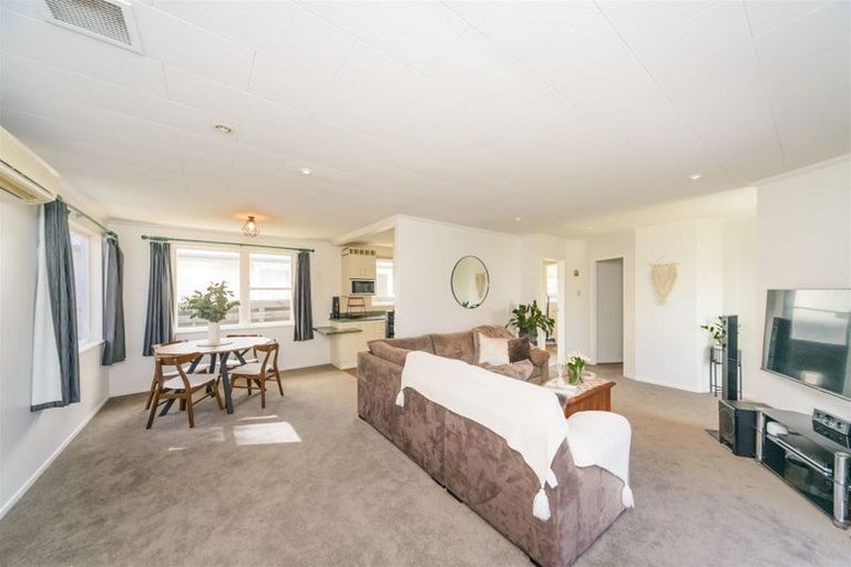 Photo of property in 22 Rhodes Drive, Kelvin Grove, Palmerston North, 4414