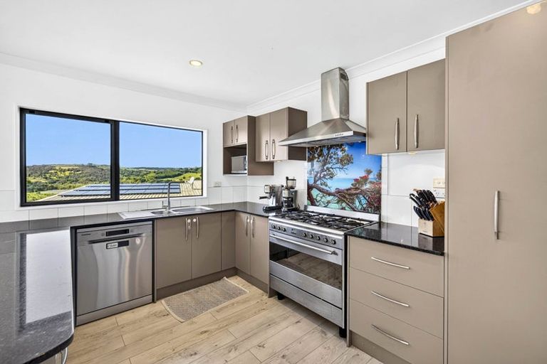 Photo of property in 21 Kotanui Avenue, Army Bay, Whangaparaoa, 0930