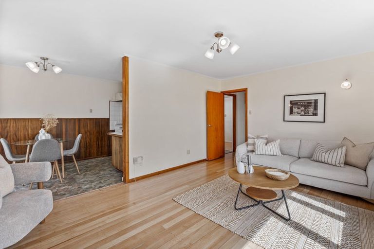 Photo of property in 40 Vodanovich Road, Te Atatu South, Auckland, 0610