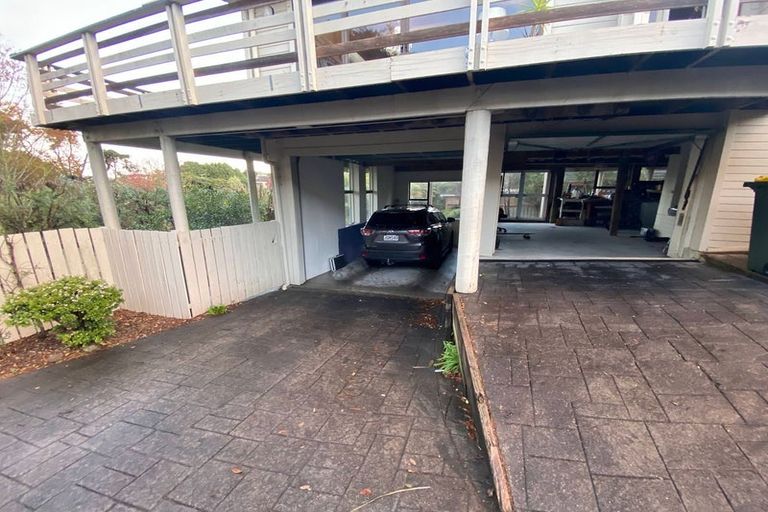 Photo of property in 10 Lagoon Way, West Harbour, Auckland, 0618