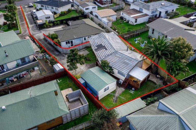 Photo of property in 54a Walworth Avenue, Pakuranga Heights, Auckland, 2010