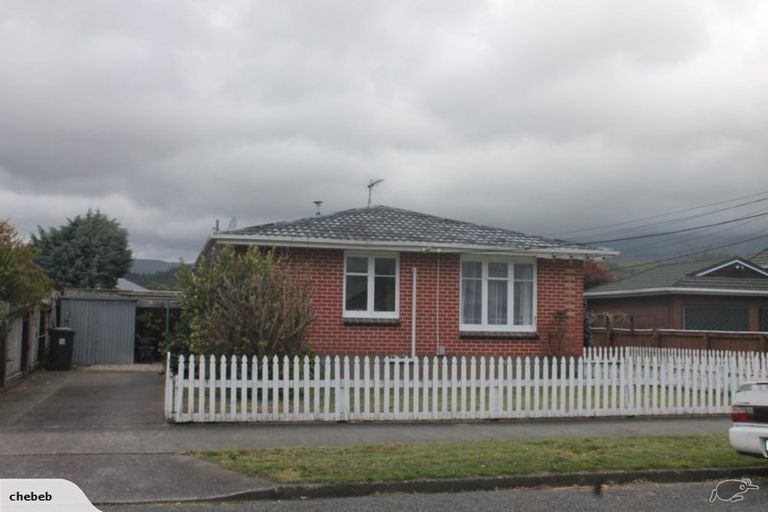 Photo of property in 1/6 Oxford Crescent, Ebdentown, Upper Hutt, 5018