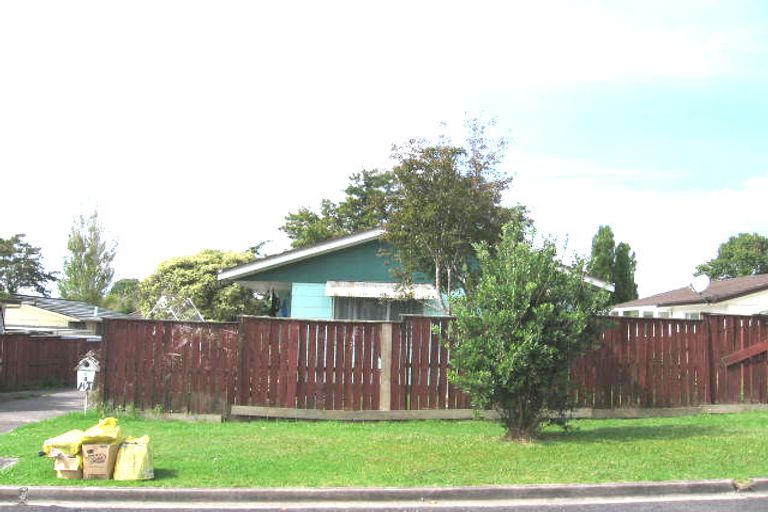Photo of property in 2/6 Putney Place, Ranui, Auckland, 0612