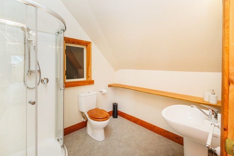 Photo of property in 355 Turitea Road, Turitea, Palmerston North, 4472