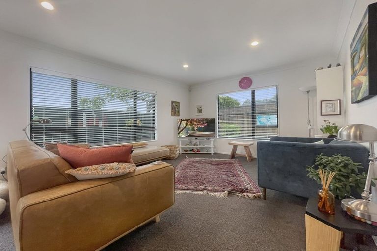 Photo of property in 2/358 Waiwhetu Road, Fairfield, Lower Hutt, 5011