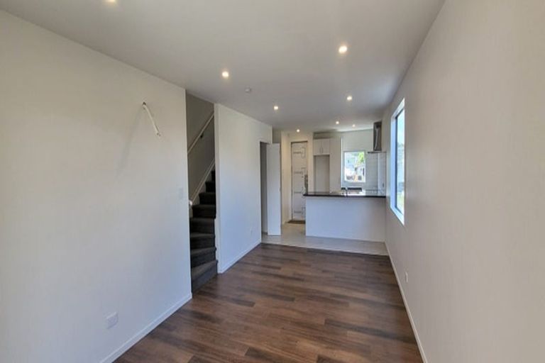 Photo of property in 15a Chadwick Crescent, Mangere East, Auckland, 2024