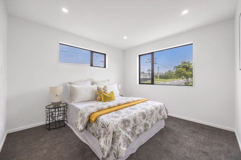 Photo of property in 49b Golf Road, New Lynn, Auckland, 0600