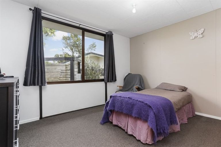 Photo of property in 104 Rhinevale Close, Henderson, Auckland, 0612