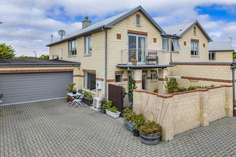 Photo of property in 10 Waterford Avenue, Northwood, Christchurch, 8051