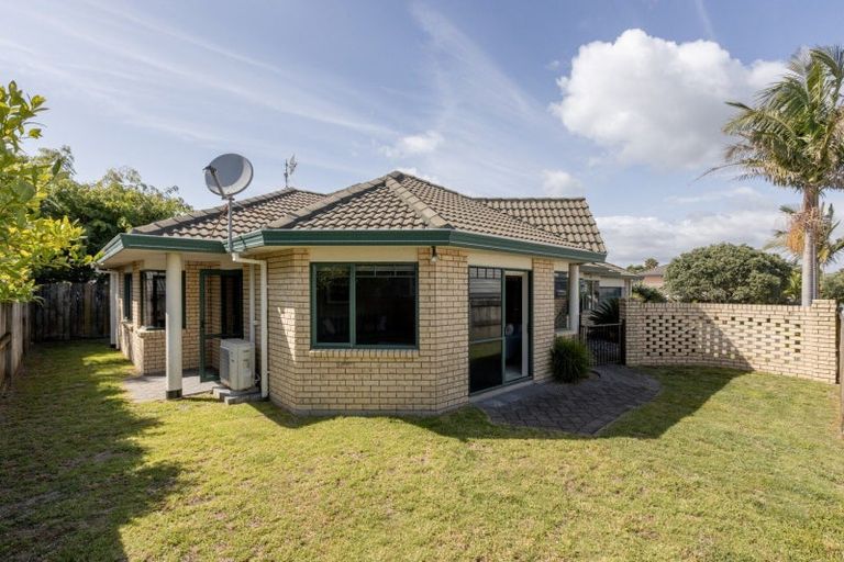 Photo of property in 11 Santa Monica Drive, Papamoa Beach, Papamoa, 3118