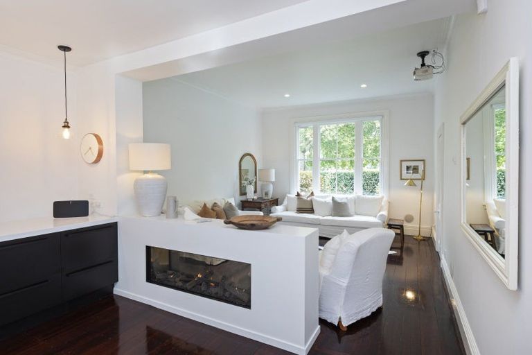Photo of property in 26 Cranmer Square, Christchurch Central, Christchurch, 8013