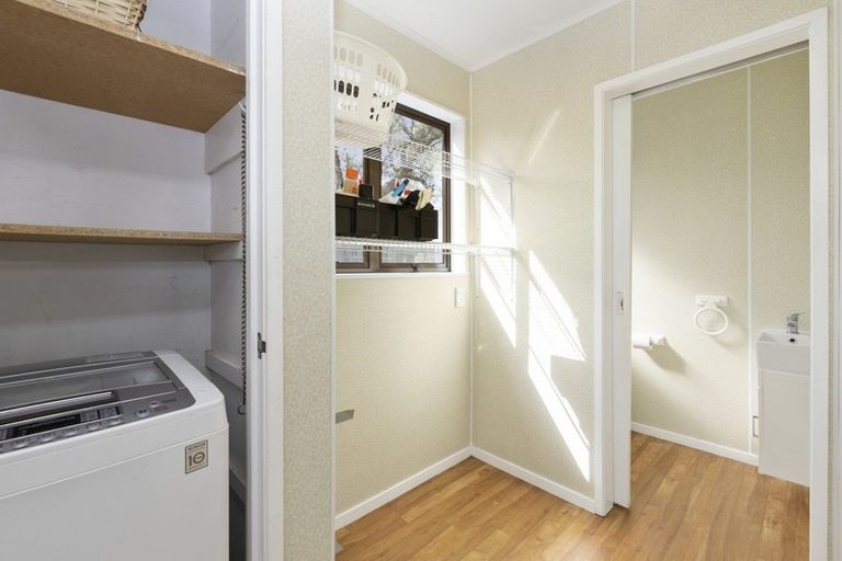 Photo of property in 2/9 Weka Road, Waipahihi, Taupo, 3330