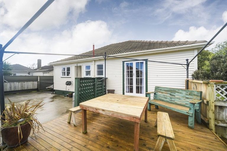 Photo of property in 145 Rangiora Avenue, Roslyn, Palmerston North, 4414