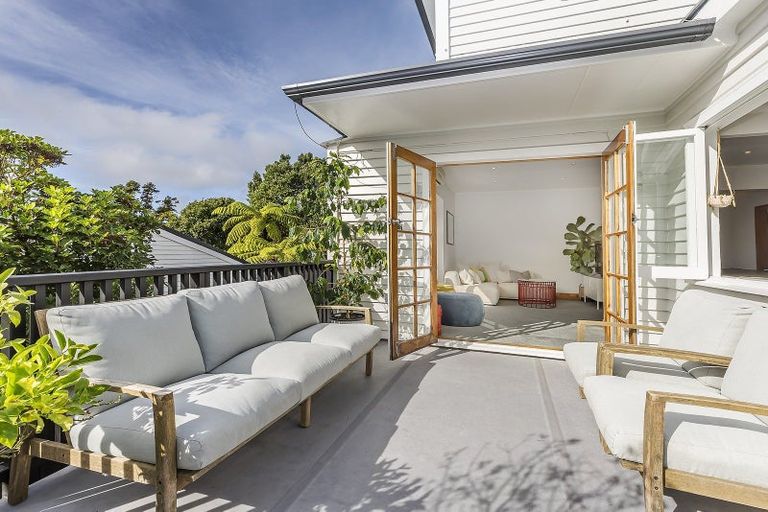 Photo of property in 21 Waikare Street, Karori, Wellington, 6012