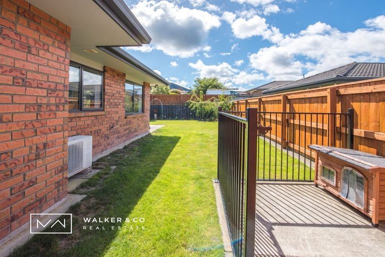 Photo of property in 48 Percy Kinsman Crescent, Riverstone Terraces, Upper Hutt, 5018