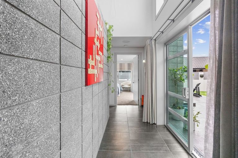 Photo of property in 8 Ruru Place, Levin, 5510