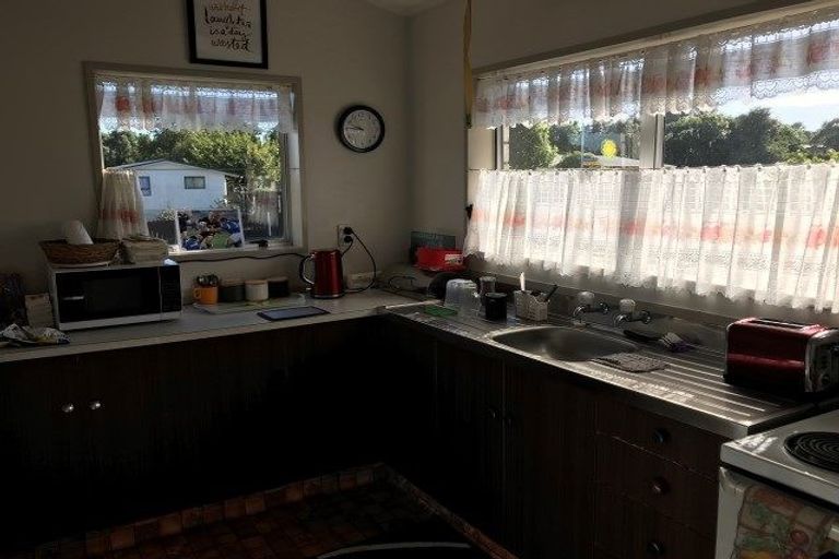 Photo of property in 143 Victory Street, Welcome Bay, Tauranga, 3112