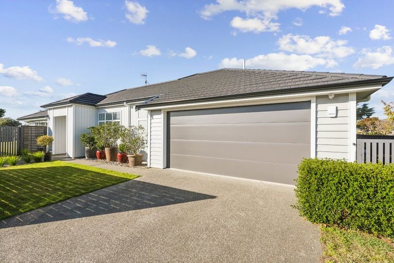Photo of property in 155 Guildford Drive, Paraparaumu Beach, Paraparaumu, 5032