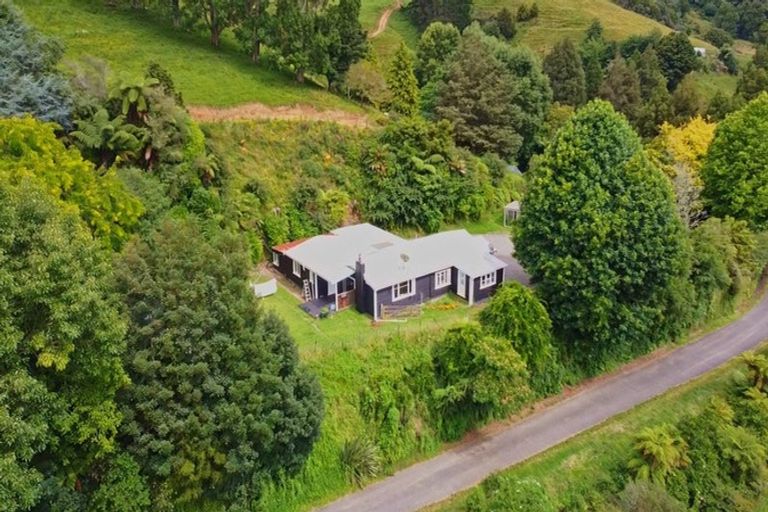 Photo of property in 822 Motukawa Road, Tarata, Inglewood, 4387