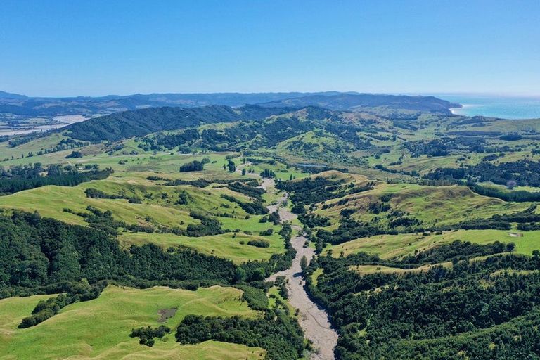 Photo of property in 397 Tuparoa Road, Ruatoria, 4082