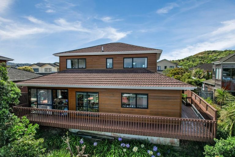 Photo of property in 5 Bay Lair Grove, Island Bay, Wellington, 6023