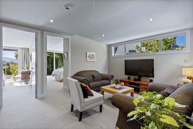Photo of property in 32 Amber Close, Arthurs Point, Queenstown, 9371