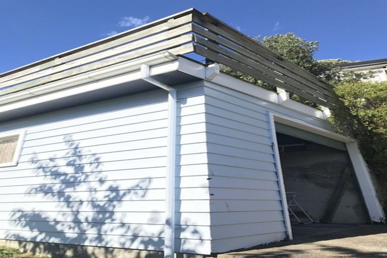 Photo of property in 82 Tannadyce Street, Strathmore Park, Wellington, 6022