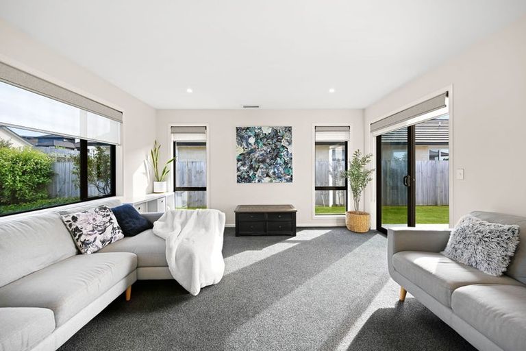 Photo of property in 8 Paiaka Place, Rototuna North, Hamilton, 3210