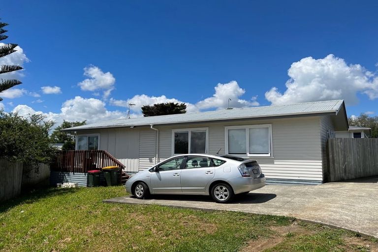 Photo of property in 15a Clendon Place, Manurewa, Auckland, 2102